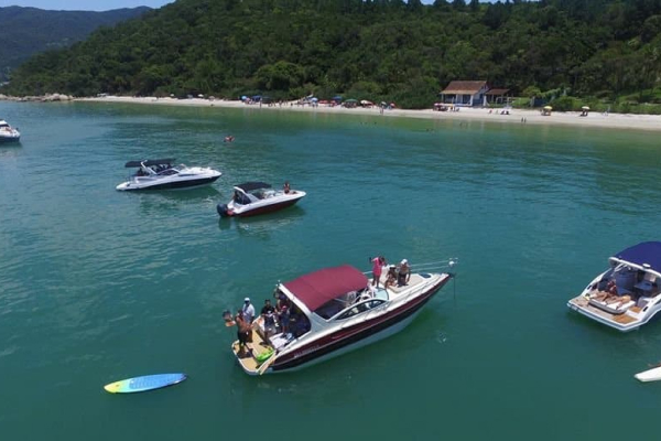 Lanchas para ilhas em Florianópolis